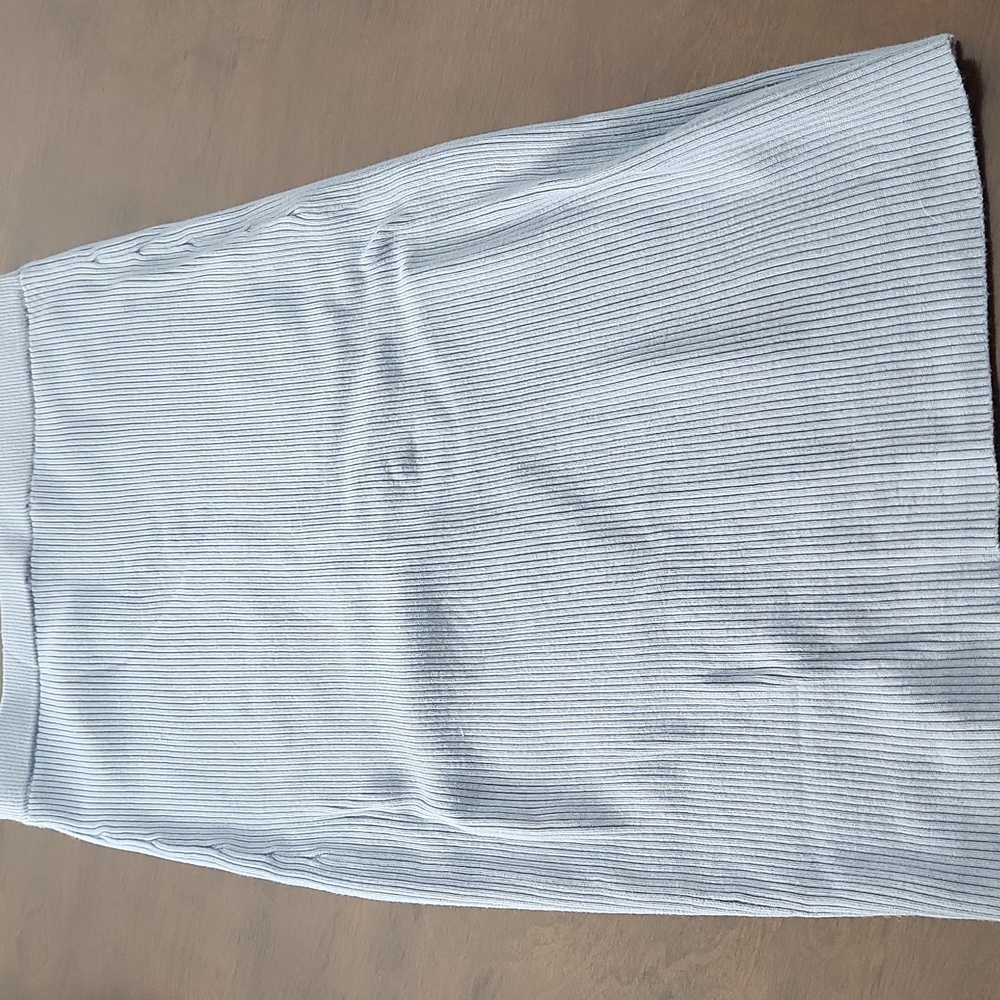 Abercrombie & Fitch Blue Ribbed Knit Midi Skirt Size Small - Picture 2 of 3